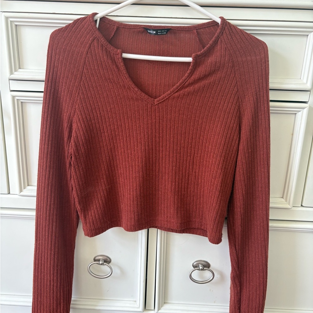 Women's Rust V-Neck Ribbed Crop Top